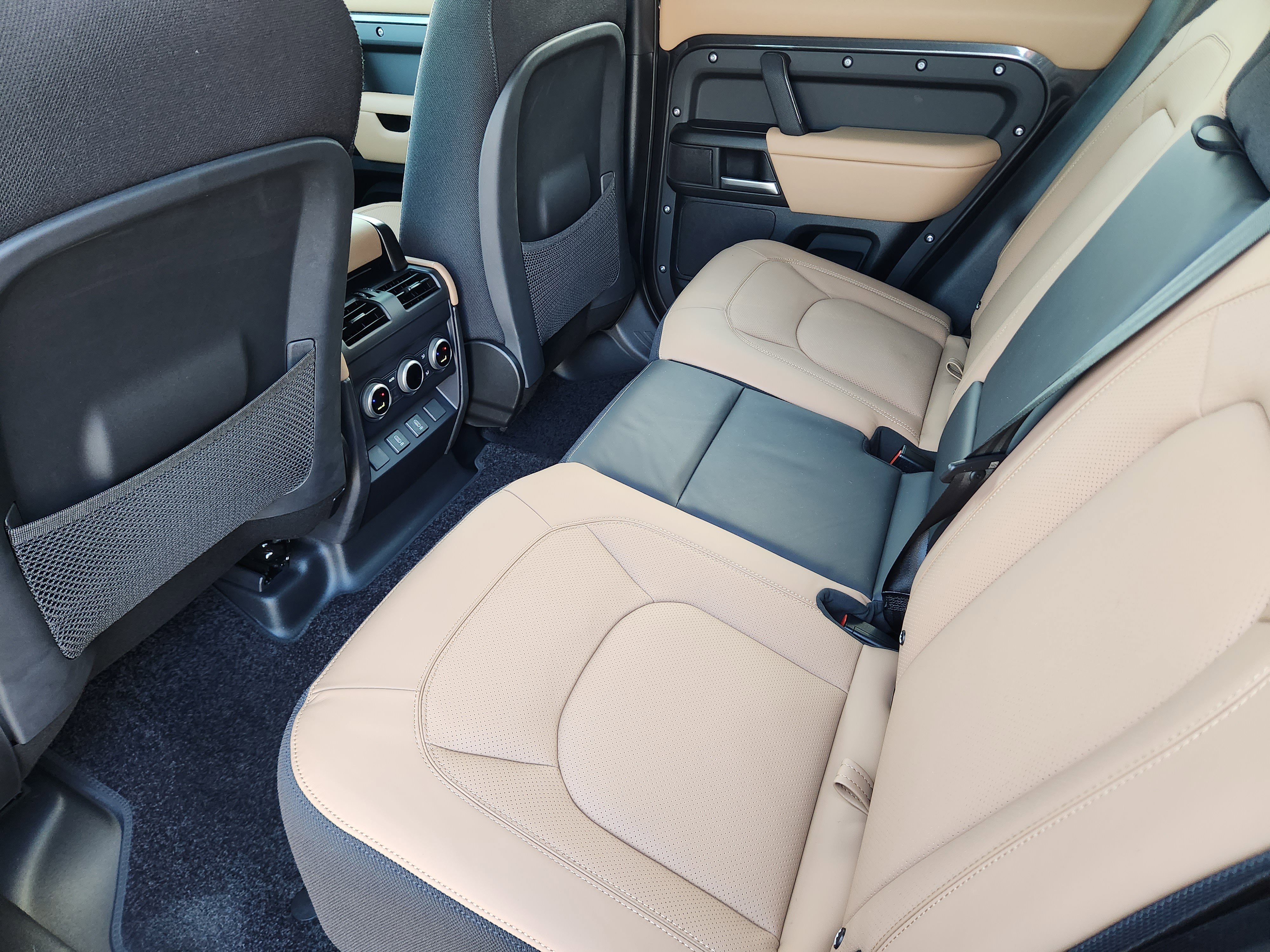 New 2026 Land Rover Defender 110 V8 image 28