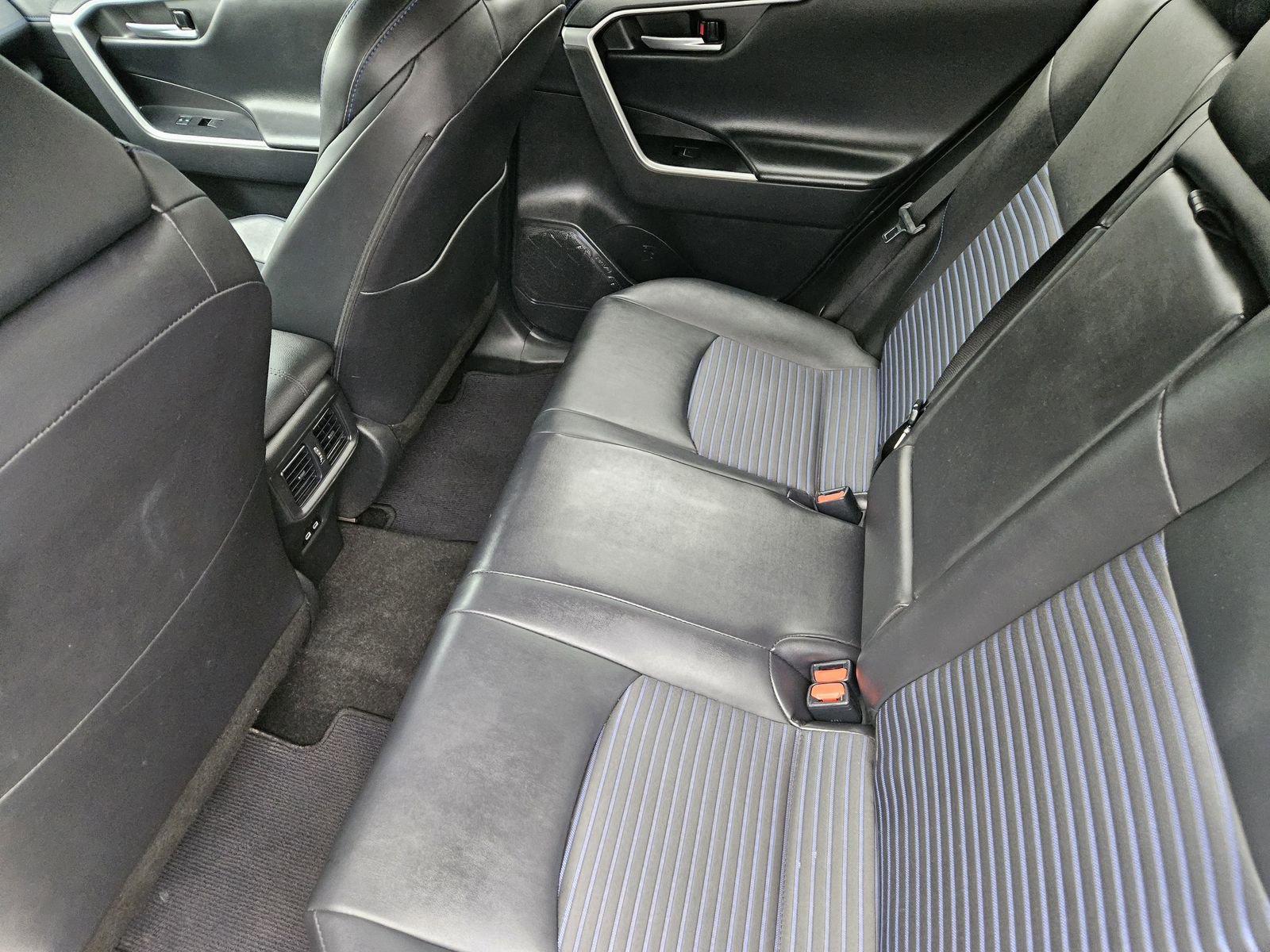 Used 2023 Toyota RAV4 XSE AWD/4WD image 30