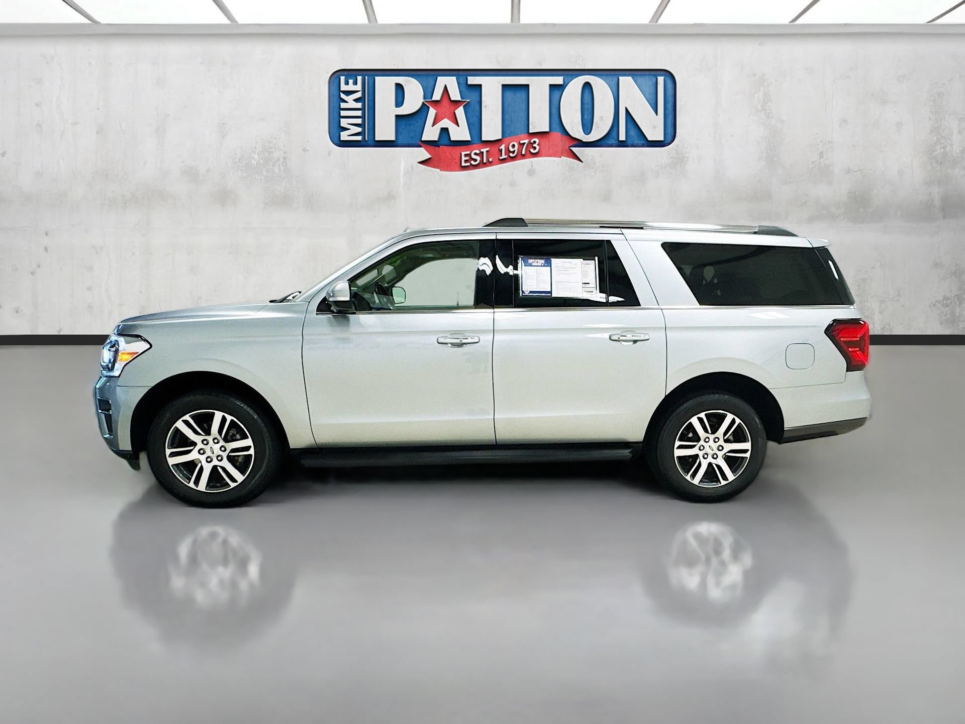 Used 2024 Ford Expedition Max Limited AWD/4WD image 4