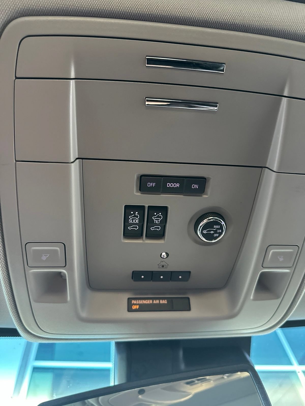 Used 2018 GMC Yukon SLT w/ Premium Edition RWD image 34