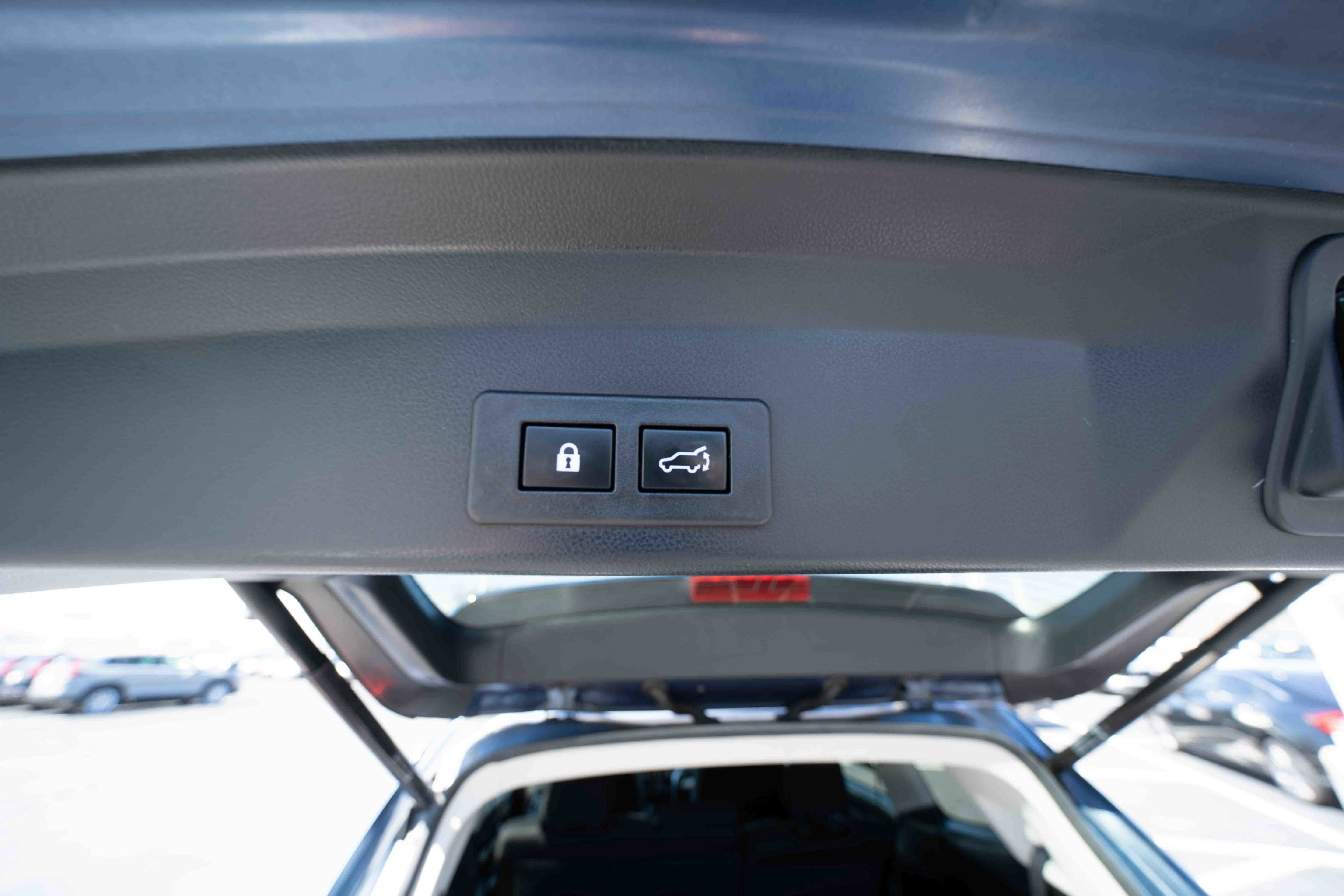 Used 2021 Subaru Ascent Premium w/ Convenience Package image 29