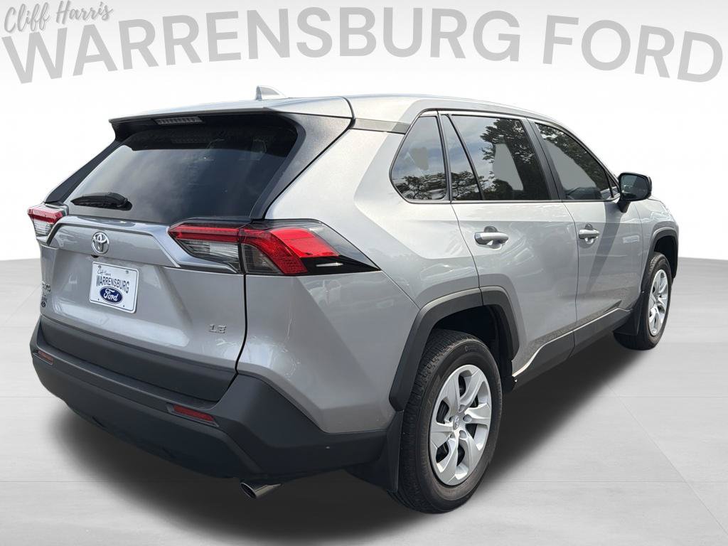 Used 2024 Toyota RAV4 LE FWD image 7