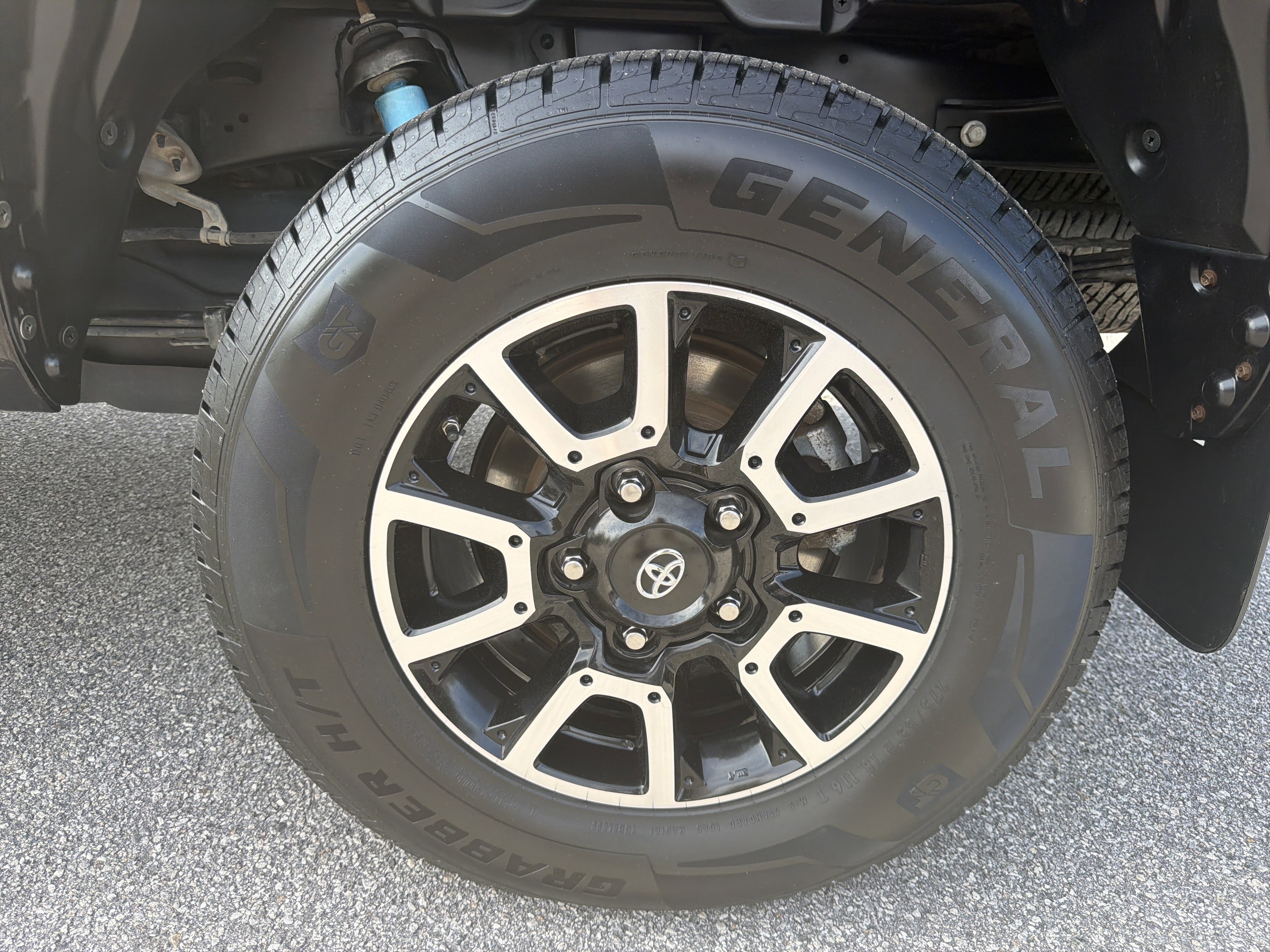 Used 2018 Toyota Tundra SR5 w/ TRD Off Road Package AWD/4WD image 28