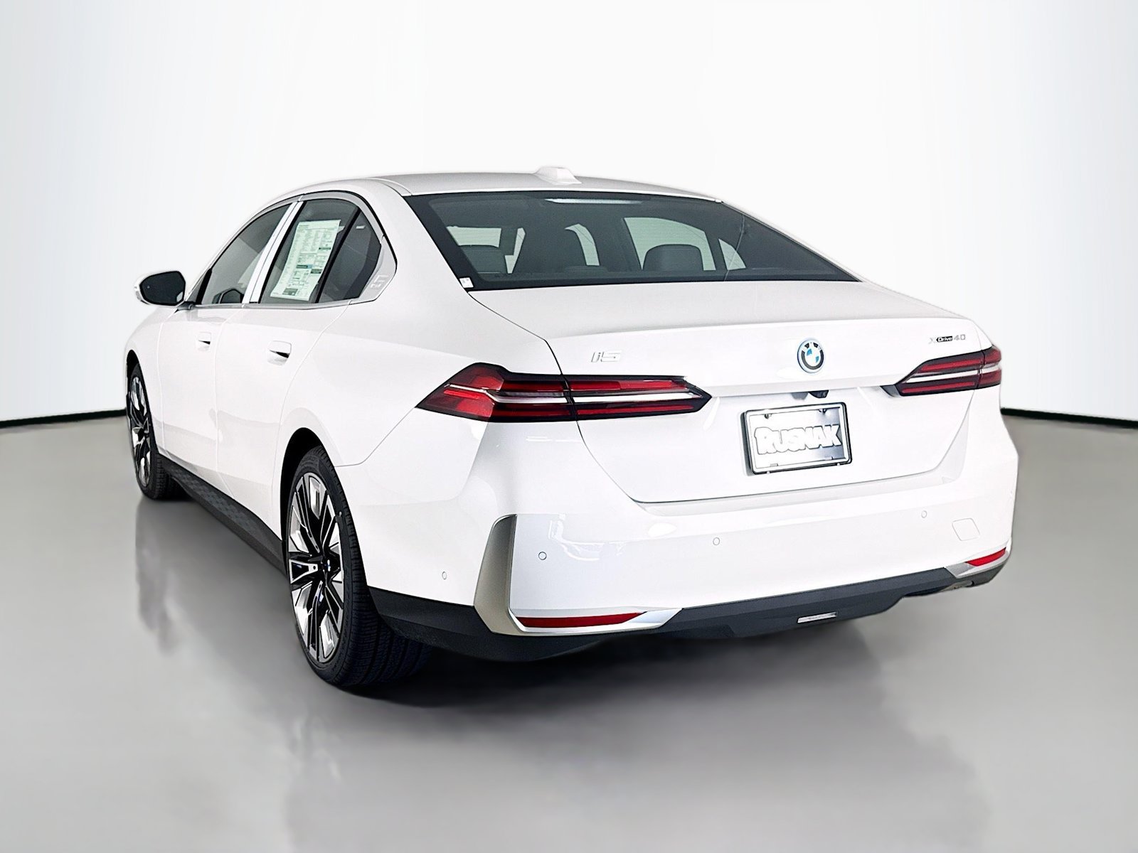 Used 2026 BMW i5 eDrive40 AWD/4WD image 5