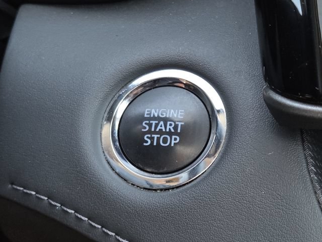 Used 2022 Toyota Highlander XLE AWD/4WD image 16