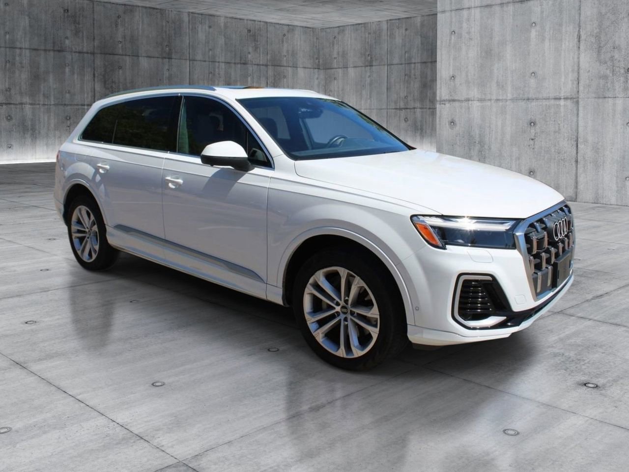 Used 2025 Audi Q7 3.0T Premium Plus AWD/4WD image 9