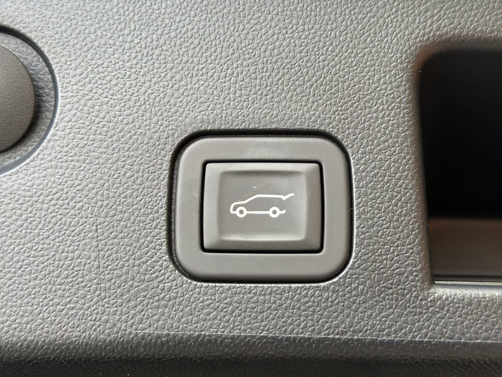 Used 2025 Chevrolet Equinox ACTIV FWD image 36