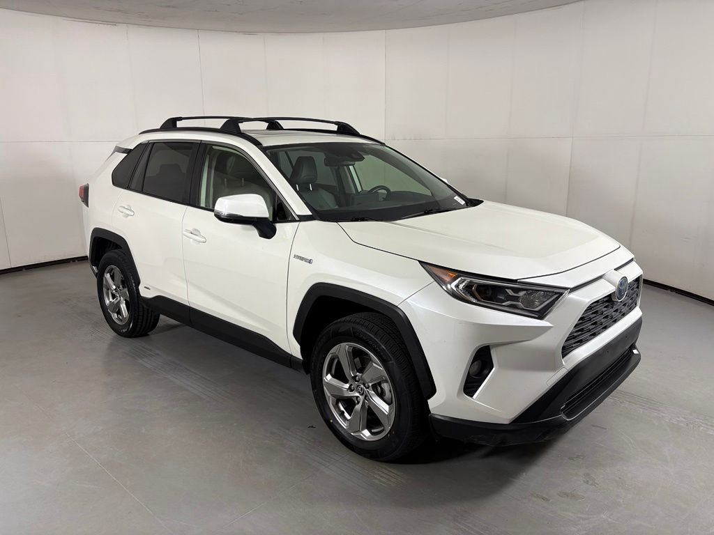 Used 2021 Toyota RAV4 XLE Premium AWD/4WD image 2
