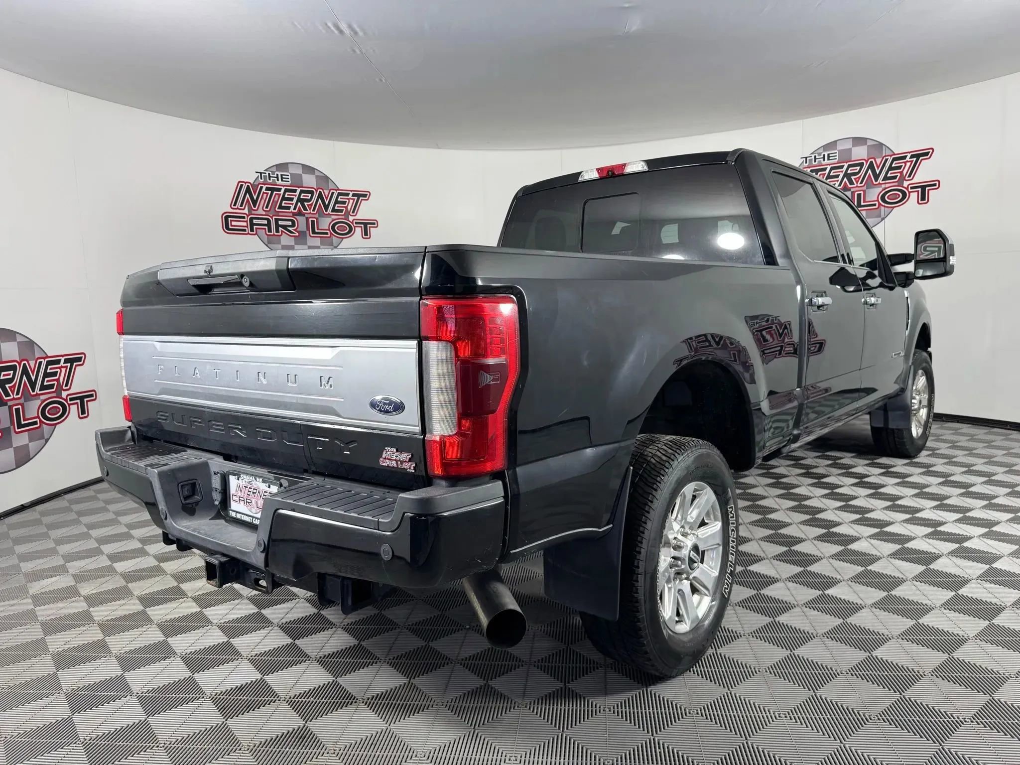 Used 2017 Ford F250 Platinum w/ Platinum Ultimate Package image 7