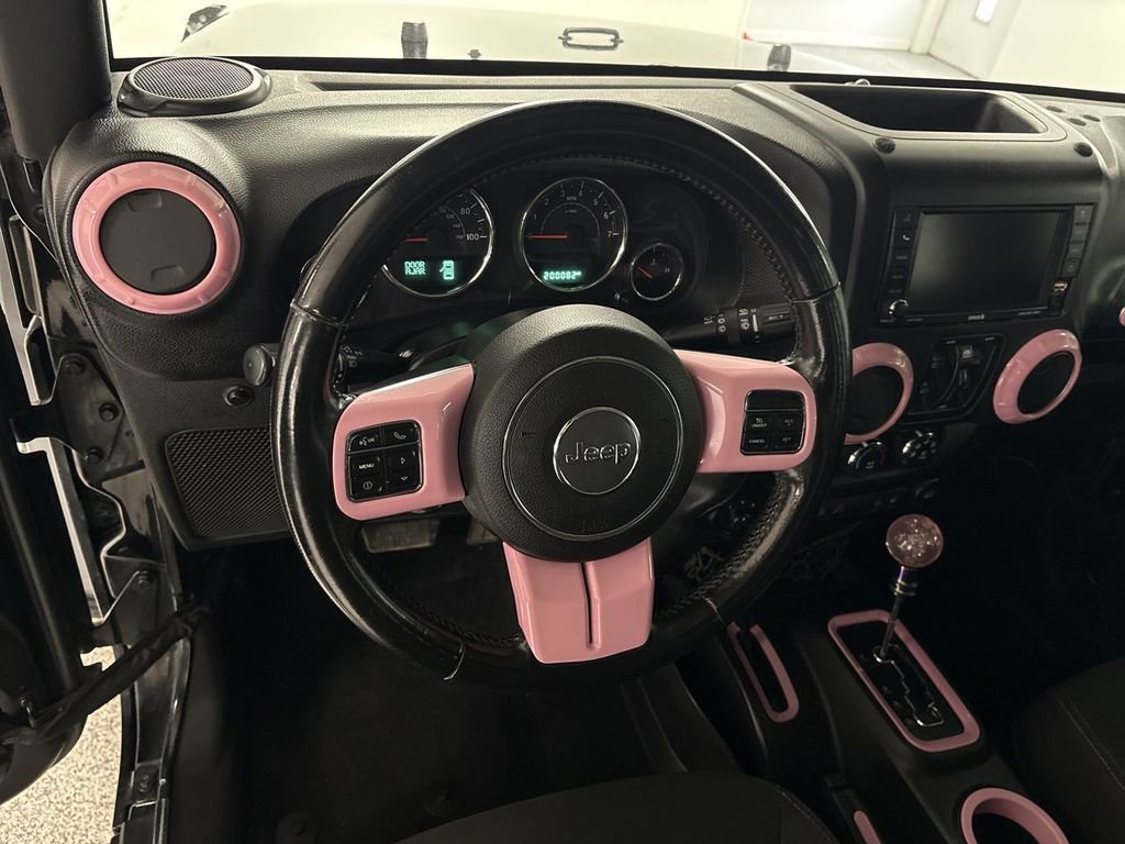 Used 2015 Jeep Wrangler Unlimited Sahara w/ Dual Top Group AWD/4WD image 13