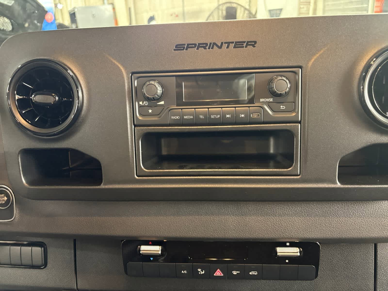 Used 2025 Mercedes-Benz Sprinter 2500 image 19