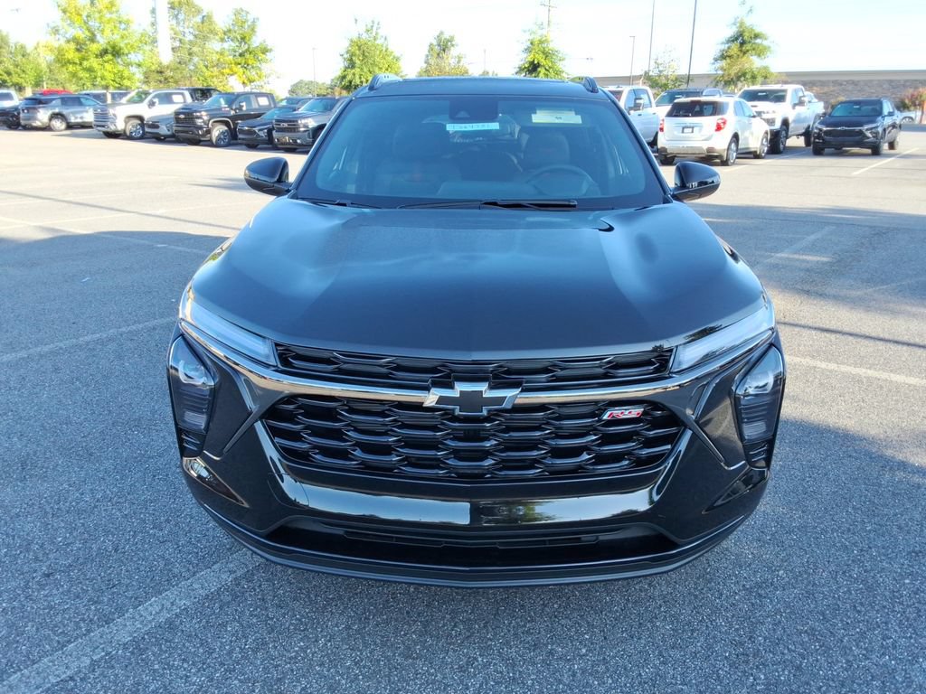 New 2026 Chevrolet Trax RS w/ Sunroof Package FWD video 2