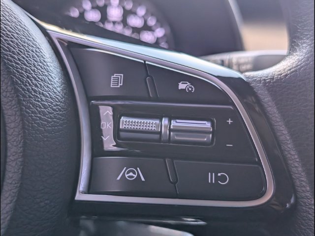 Used 2024 Kia Forte LXS w/ LXS Technology Package FWD image 13