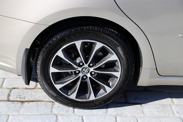 Used 2016 Toyota Avalon Limited image 44