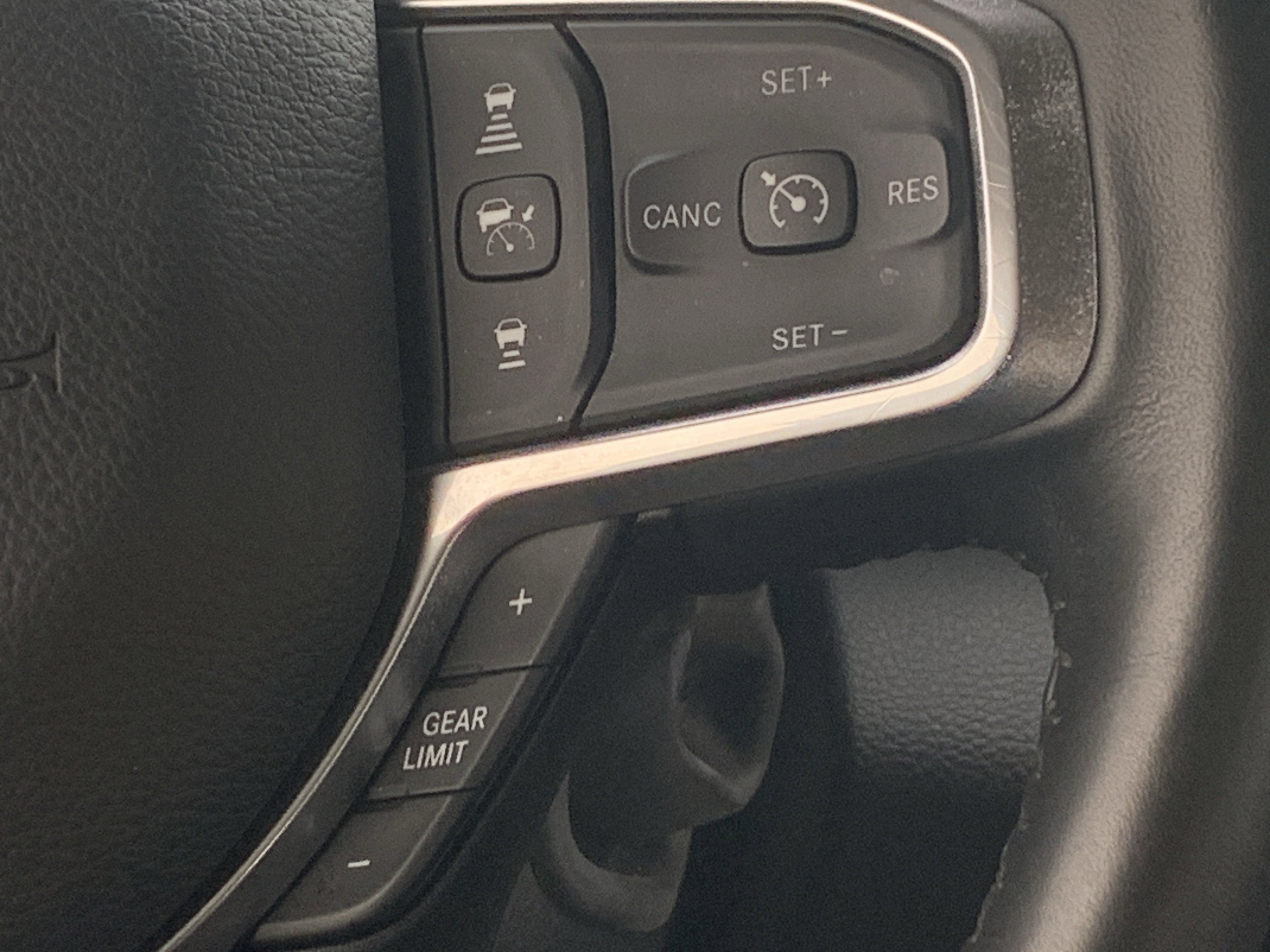 Used 2024 RAM 2500 Laramie w/ Safety Group AWD/4WD image 19