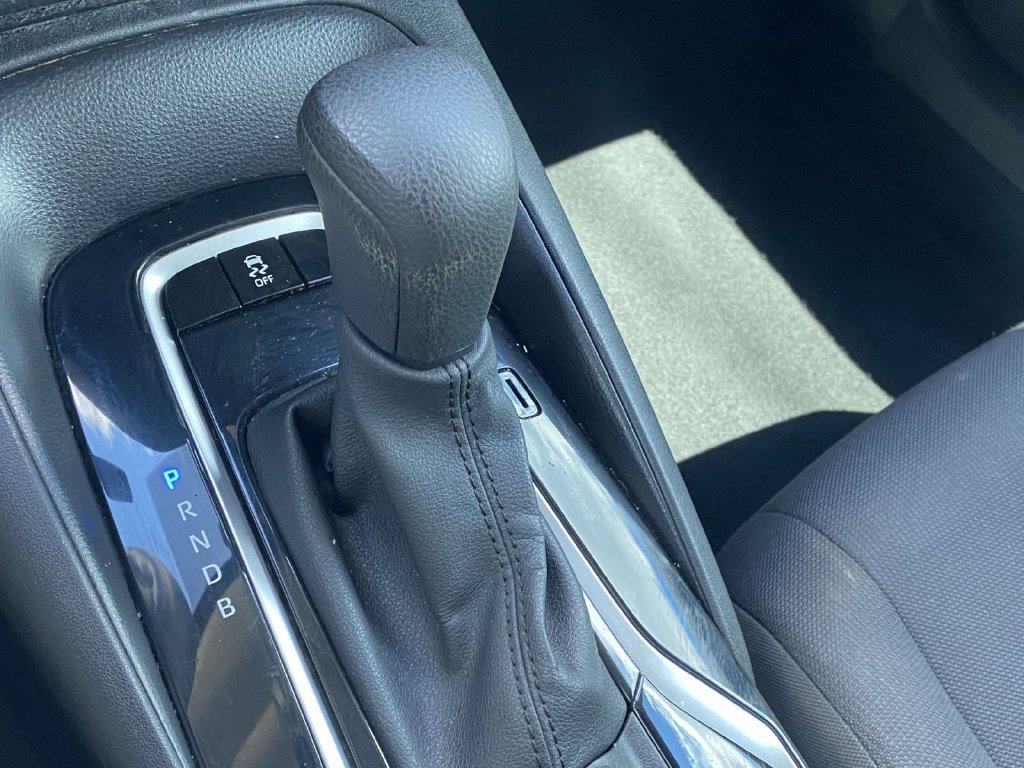 Used 2020 Toyota Corolla LE w/ LE Premium Package FWD image 27