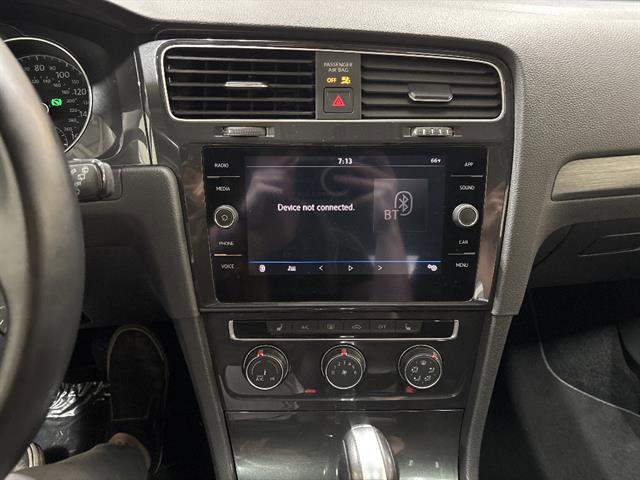 Used 2019 Volkswagen Golf SE image 9