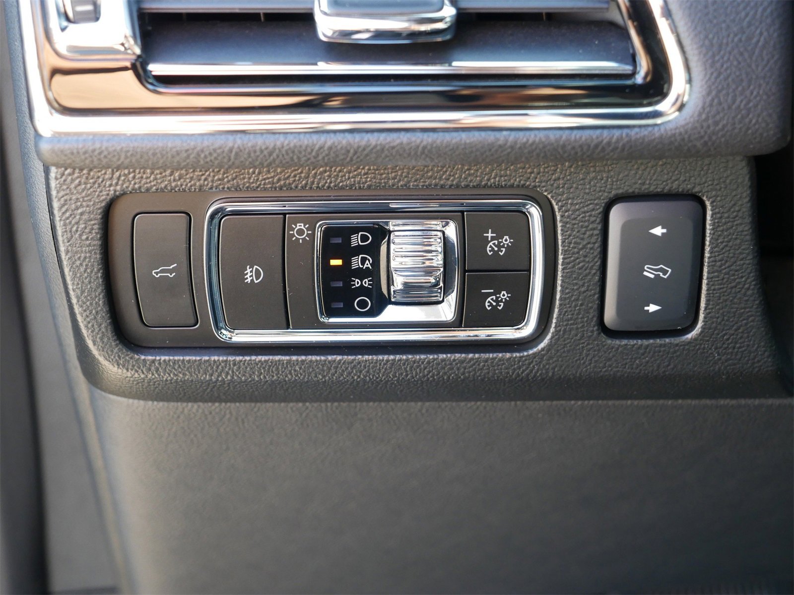Used 2024 Lincoln Navigator Premiere image 14