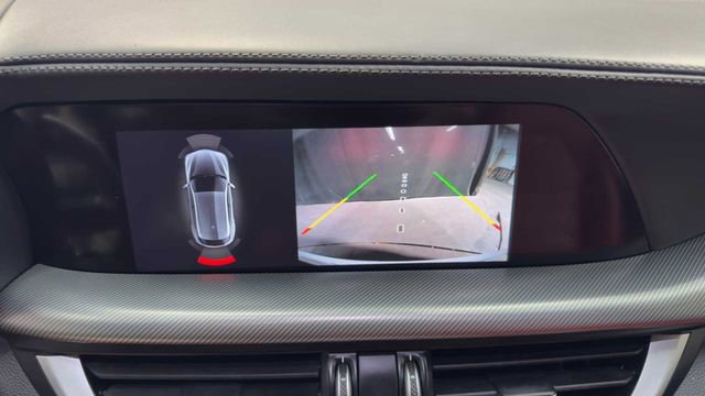 Used 2022 Alfa Romeo Stelvio Veloce image 34