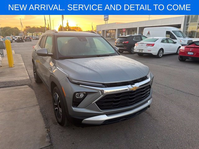 Used 2024 Chevrolet TrailBlazer LT w/ LT Cold Weather Package FWD image 6
