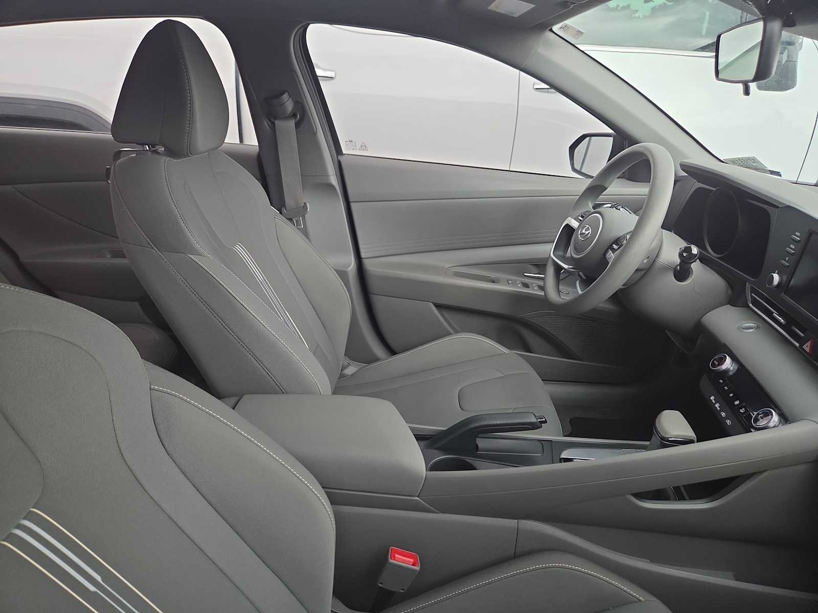 Used 2023 Hyundai Elantra SEL FWD image 10
