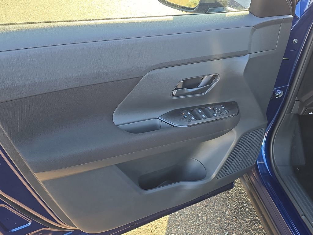 New 2026 Nissan Kicks S image 8