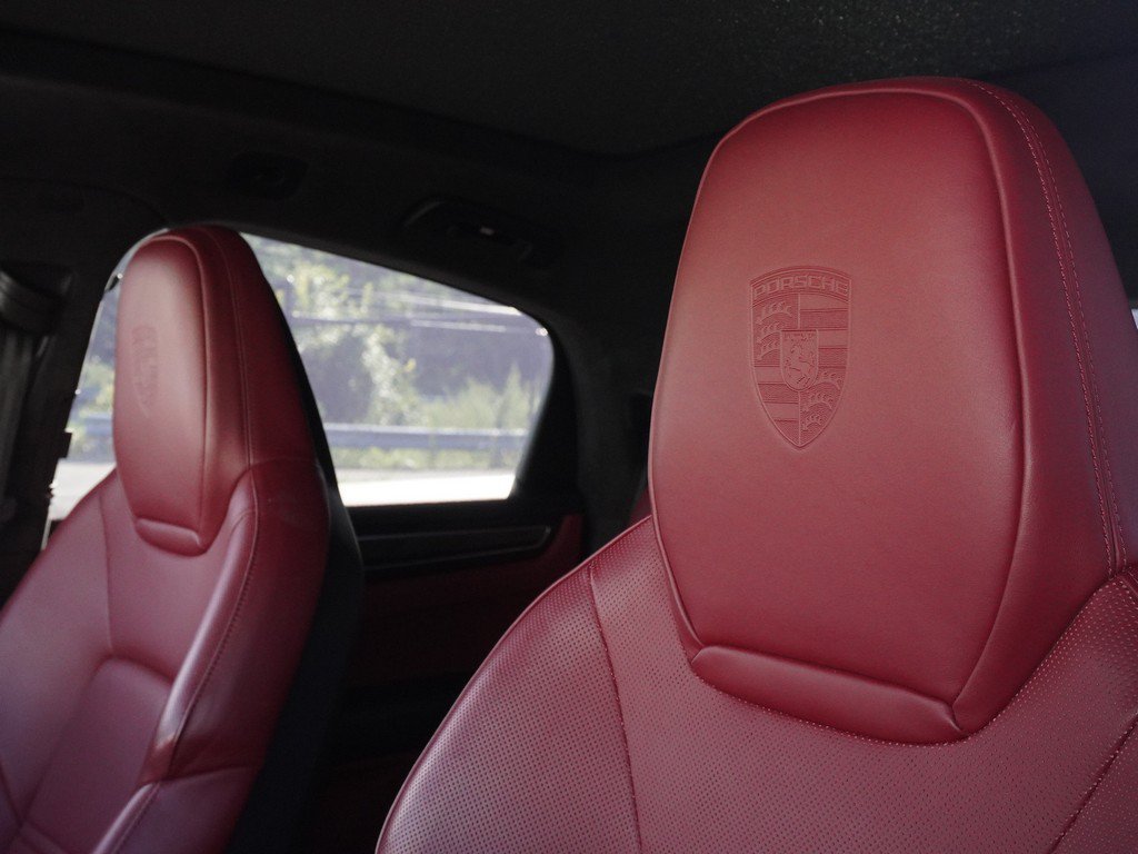 Used 2022 Porsche Cayenne GTS w/ Premium Package Plus AWD/4WD image 33