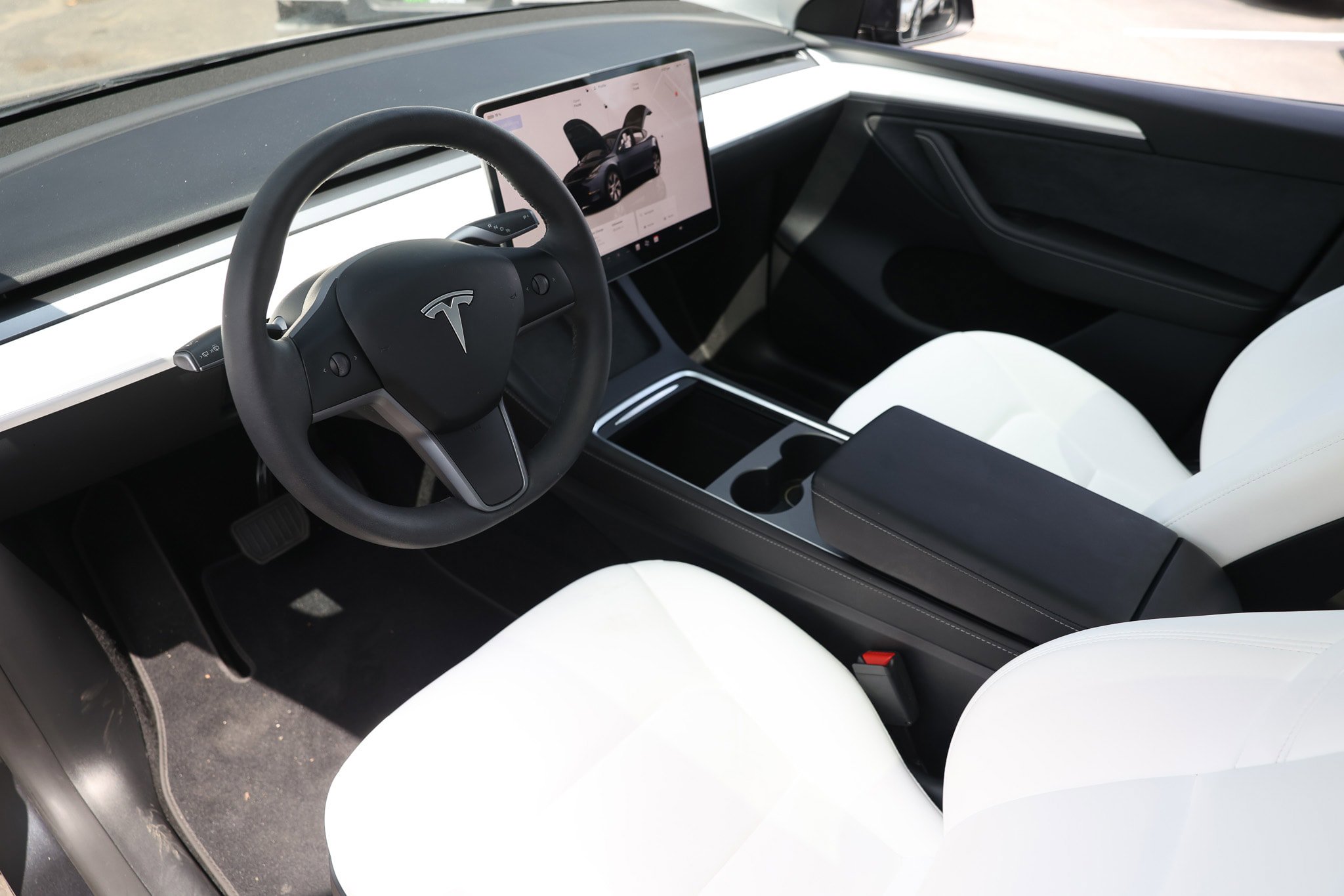 Used 2024 Tesla Model Y Long Range AWD/4WD image 6