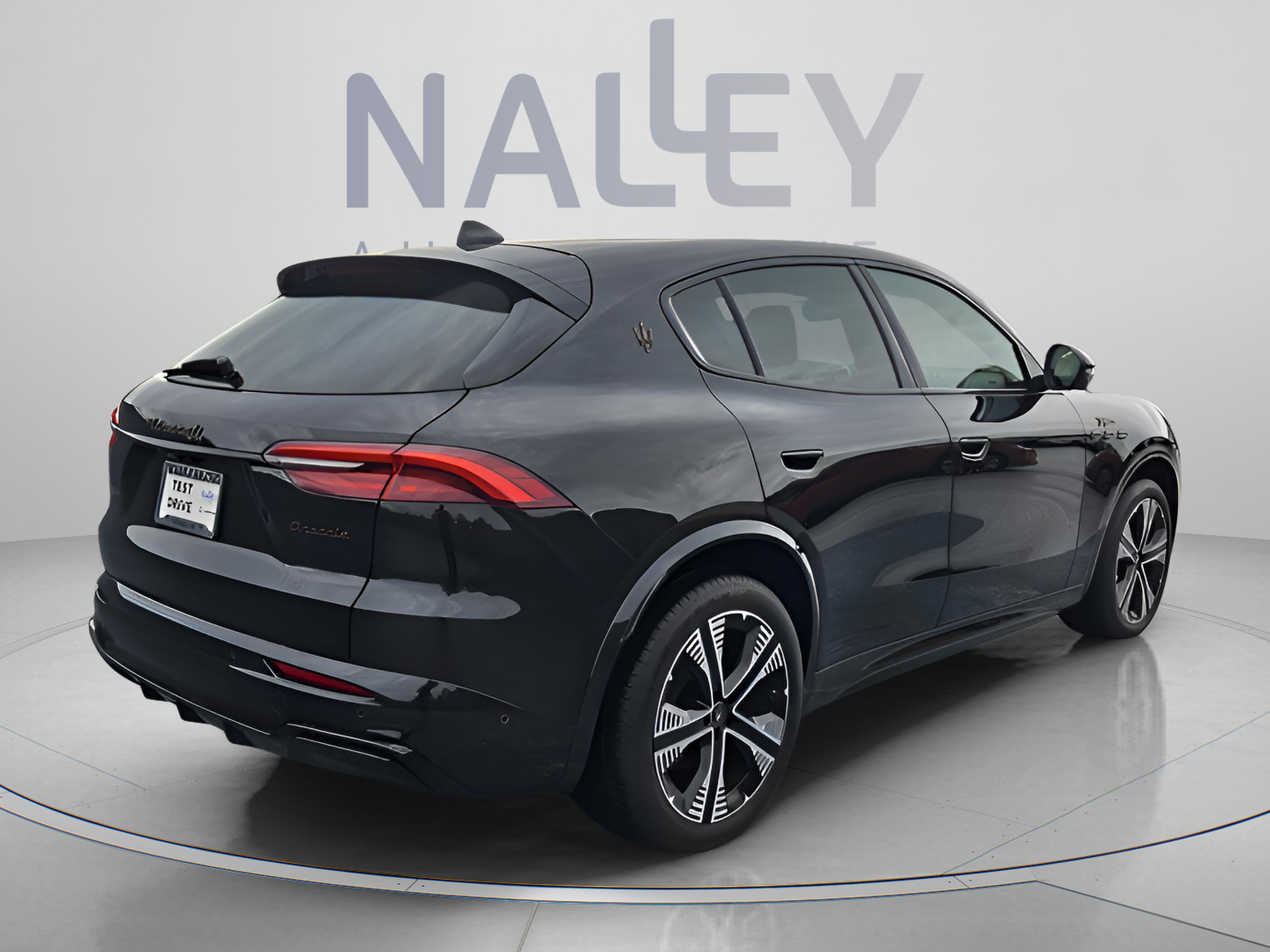 Used 2025 Maserati Grecale Folgore AWD/4WD image 5