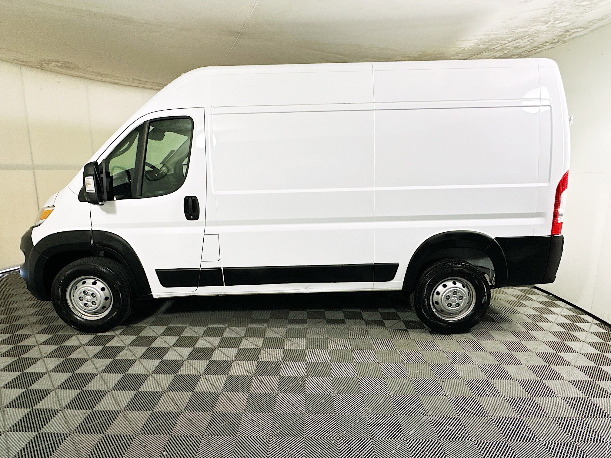 Used 2023 RAM ProMaster 3500 w/ Driver Convenience Group image 6
