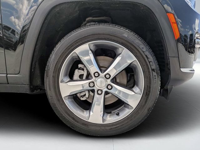 Used 2025 Jeep Grand Cherokee L Limited RWD image 10