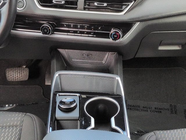 Used 2026 Chevrolet Equinox LT FWD image 18
