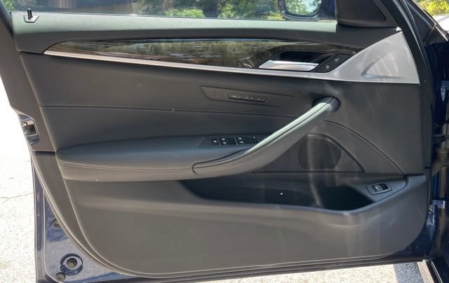 Used 2023 BMW 540i w/ M Sport Package RWD image 13