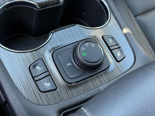 Used 2023 GMC Acadia SLT image 24