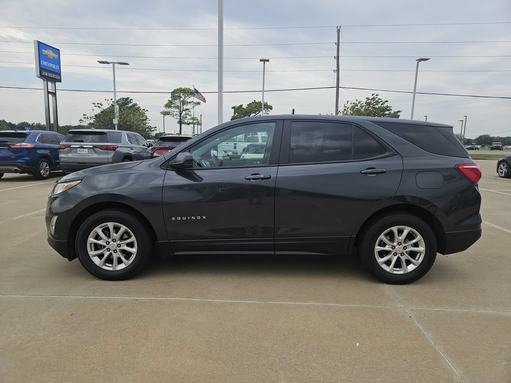 Used 2020 Chevrolet Equinox LS w/ LS Convenience Package FWD image 4