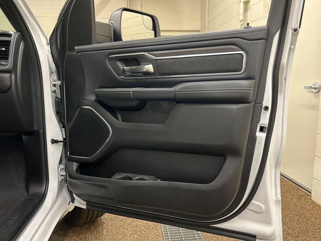 New 2026 RAM 1500 Laramie w/ Laramie Preferred Package AWD/4WD image 16