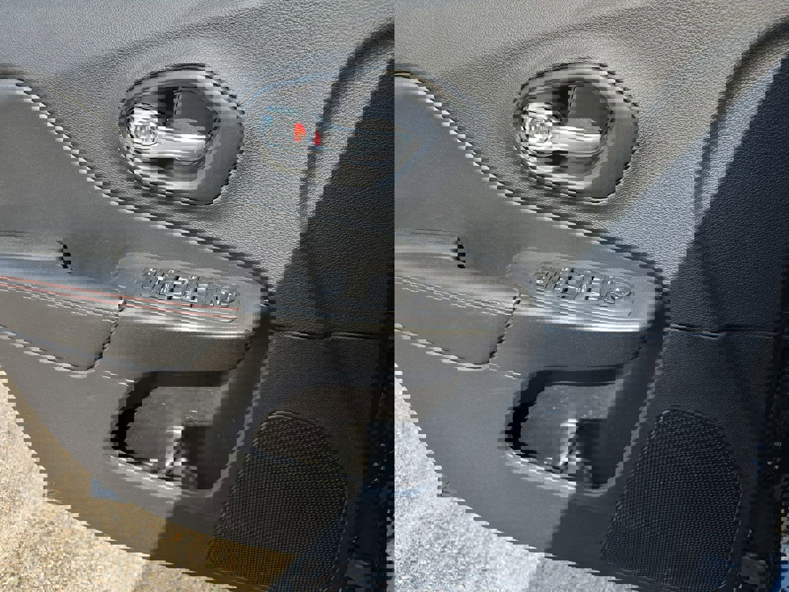 Used 2020 Jeep Cherokee Trailhawk w/ Cold Weather Group image 29