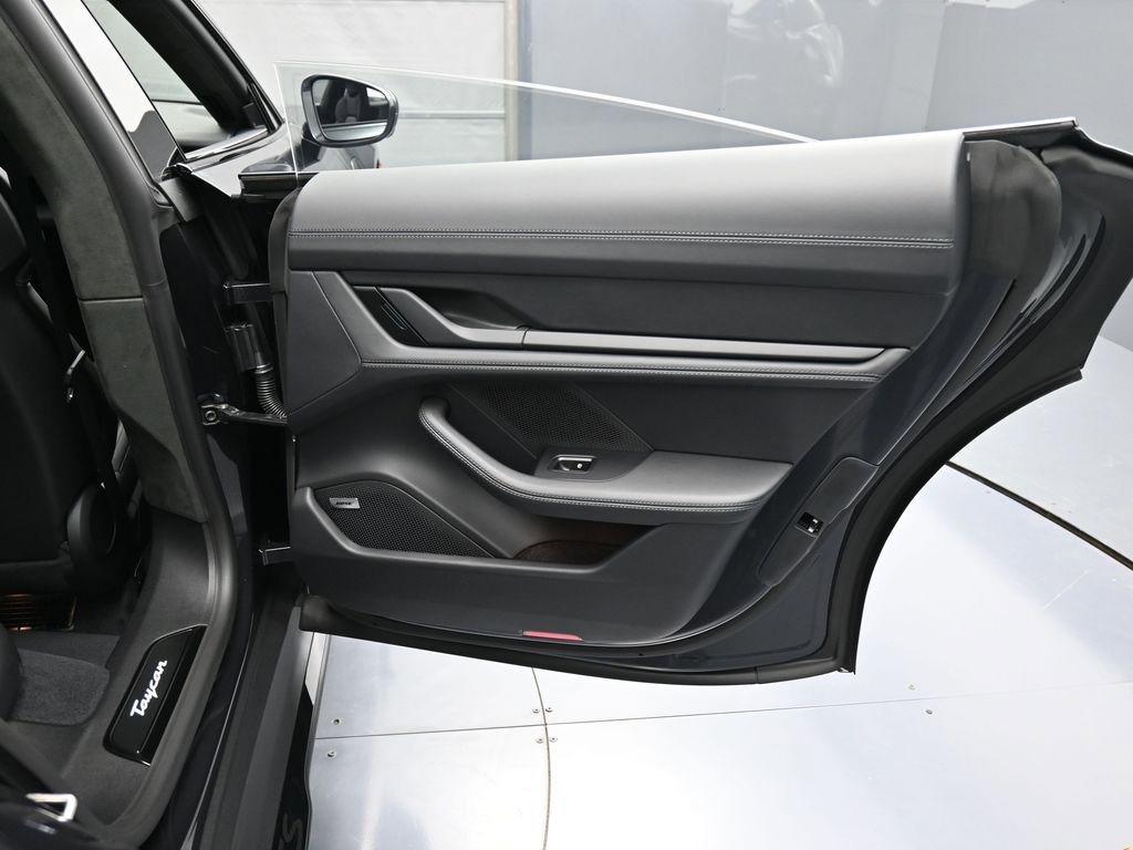 New 2026 Porsche Taycan GTS image 27