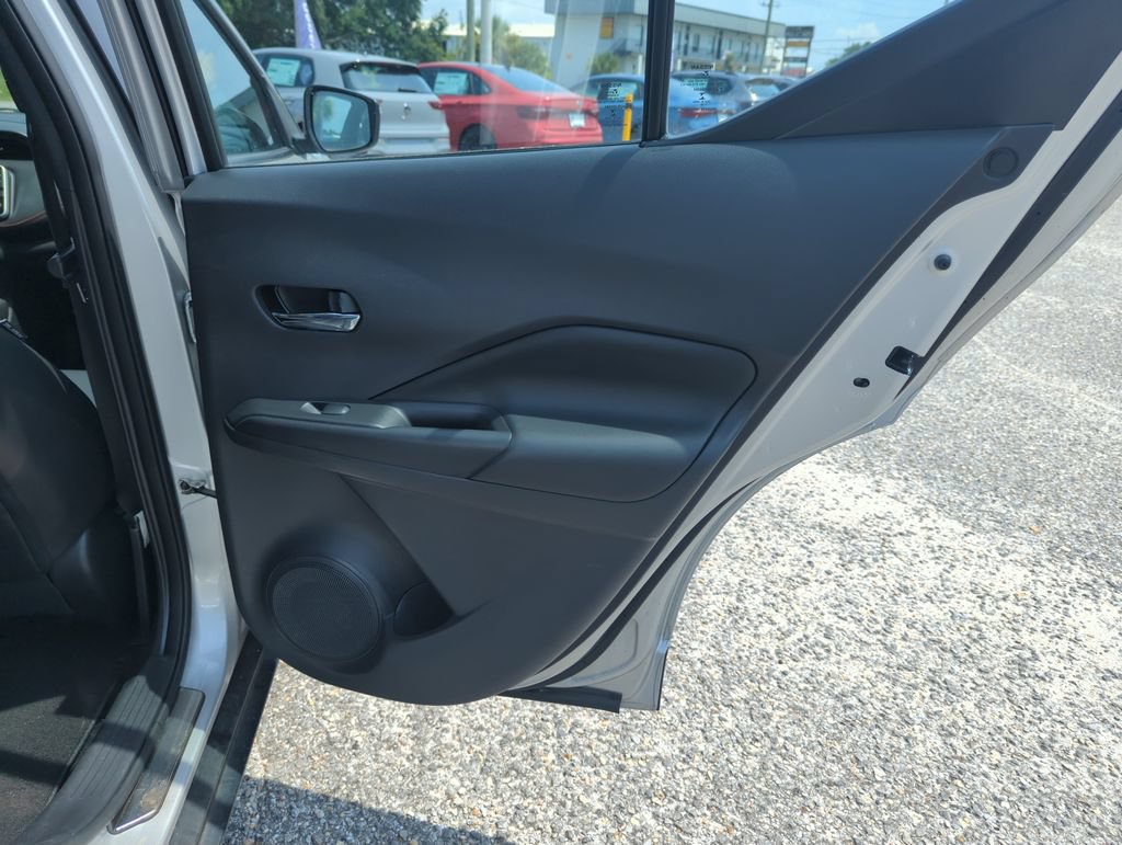 Used 2019 Nissan Kicks SR w/ SR Premium Package FWD image 30