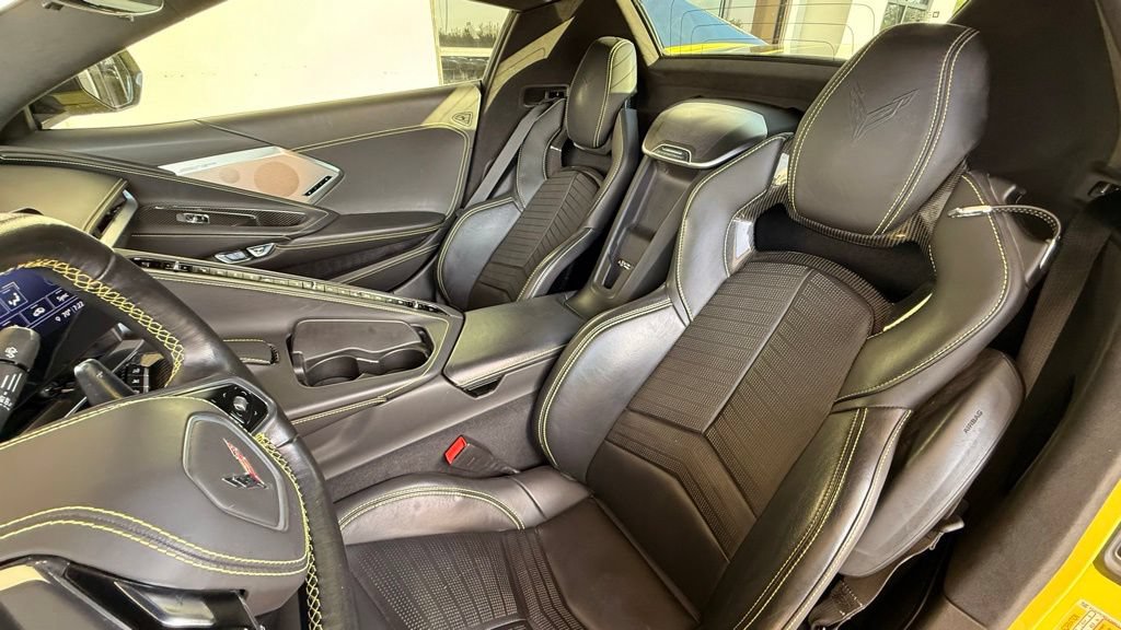 Used 2021 Chevrolet Corvette Stingray Premium Conv w/ Z51 Performance Package RWD image 27