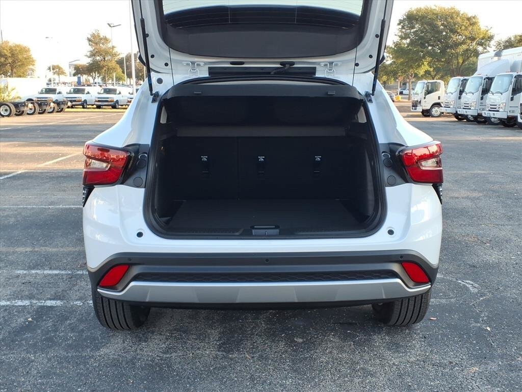 New 2026 Chevrolet Trax LT w/ Driver Confidence Package FWD image 12