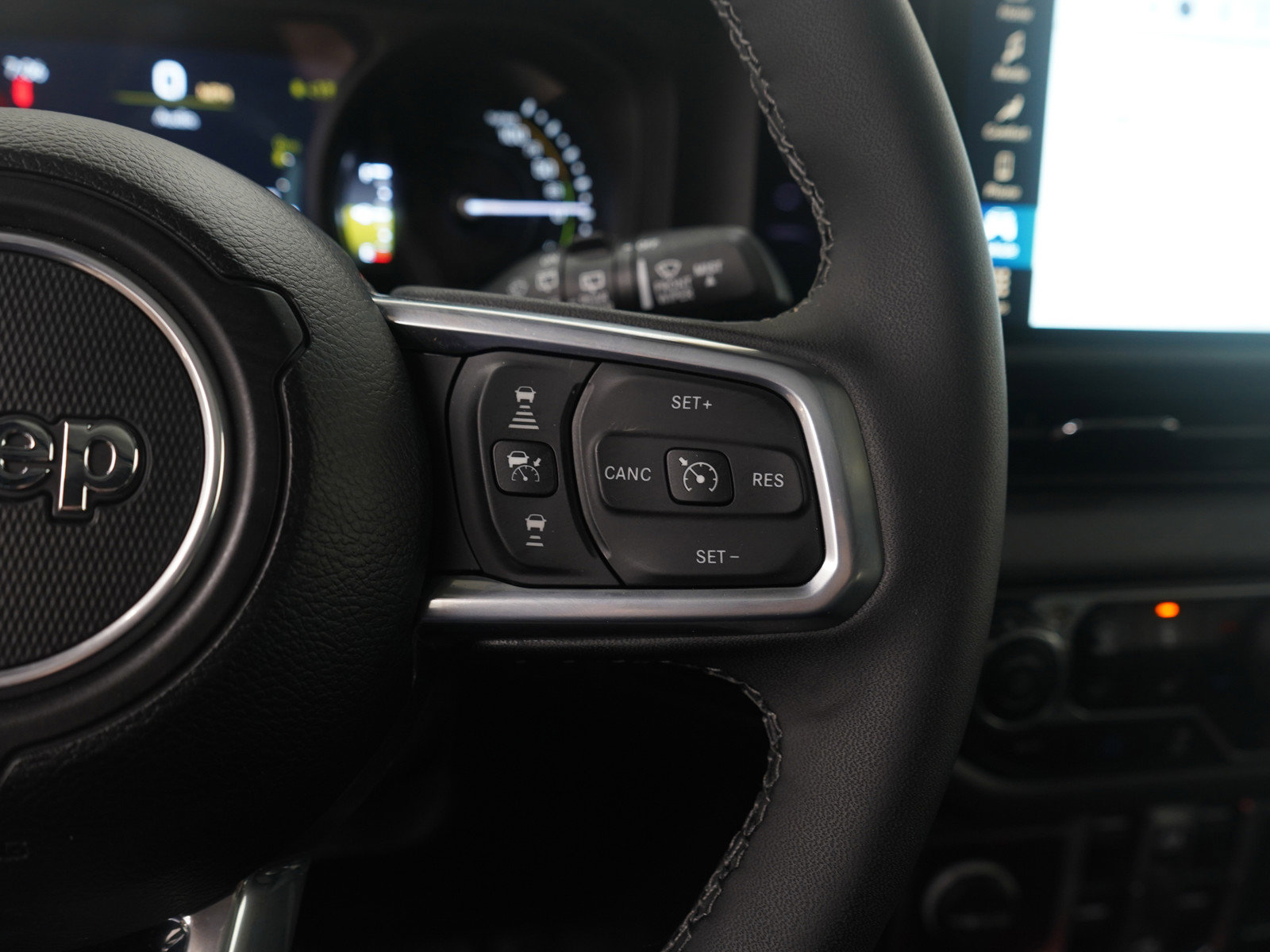 Used 2025 Jeep Wrangler Unlimited Sahara image 19