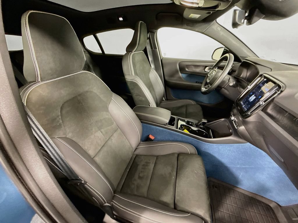 Used 2022 Volvo C40 P8 Recharge Ultimate AWD/4WD image 28