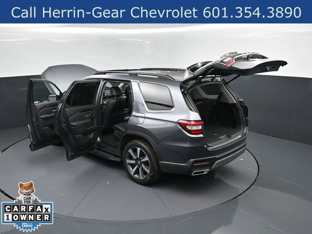 Used 2023 Honda Pilot Elite image 2