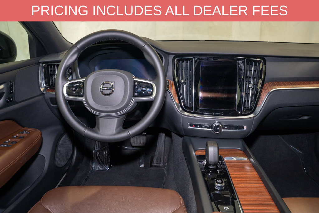 Used 2025 Volvo V60 B5 Cross Country Plus AWD/4WD image 7