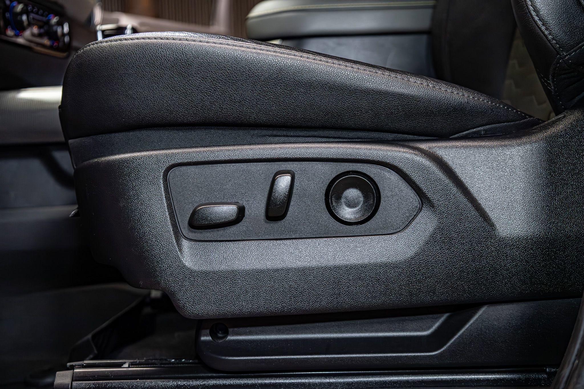 Used 2022 Chevrolet Silverado 1500 ZR2 w/ Technology Package image 22