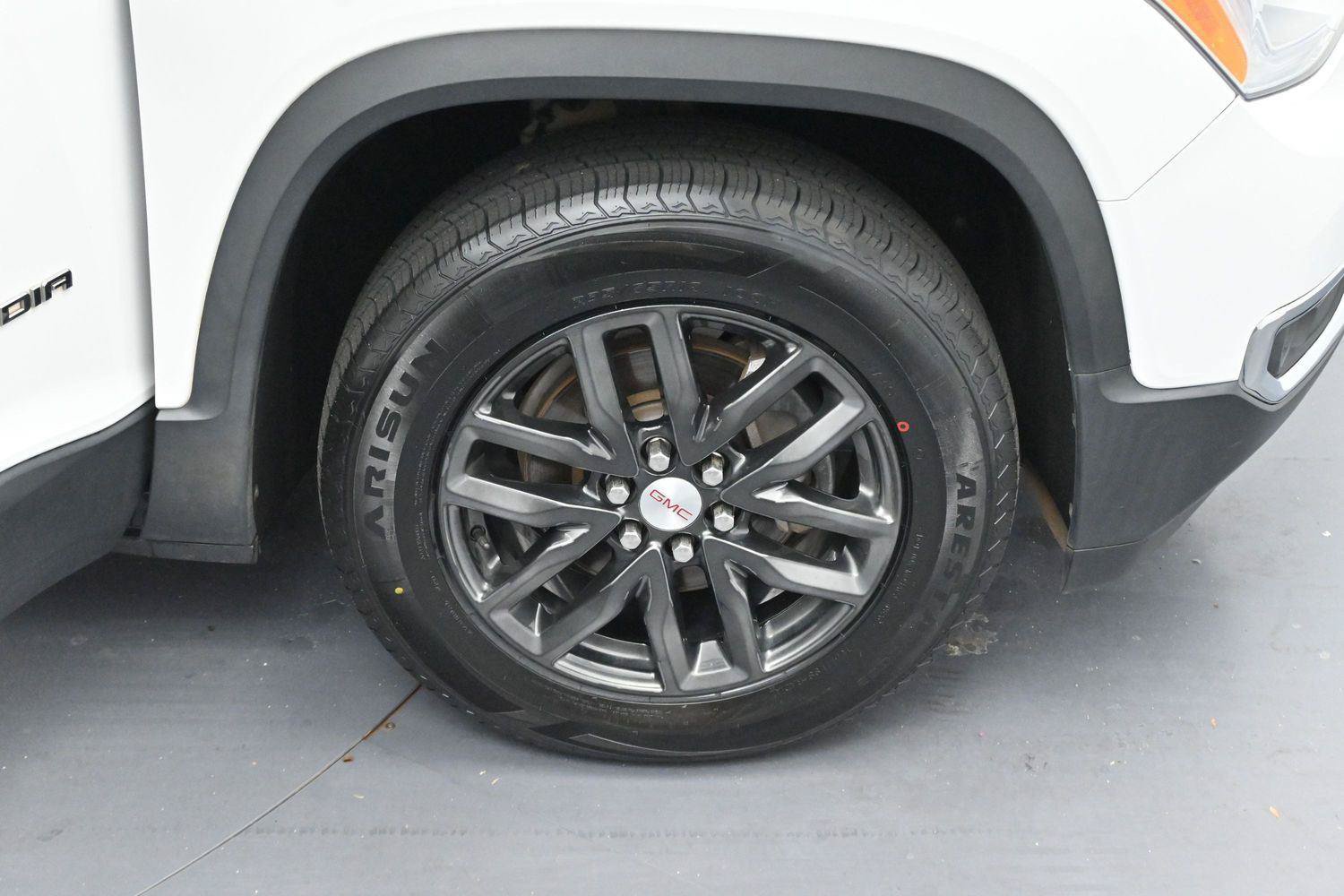 Used 2019 GMC Acadia SLT FWD image 35