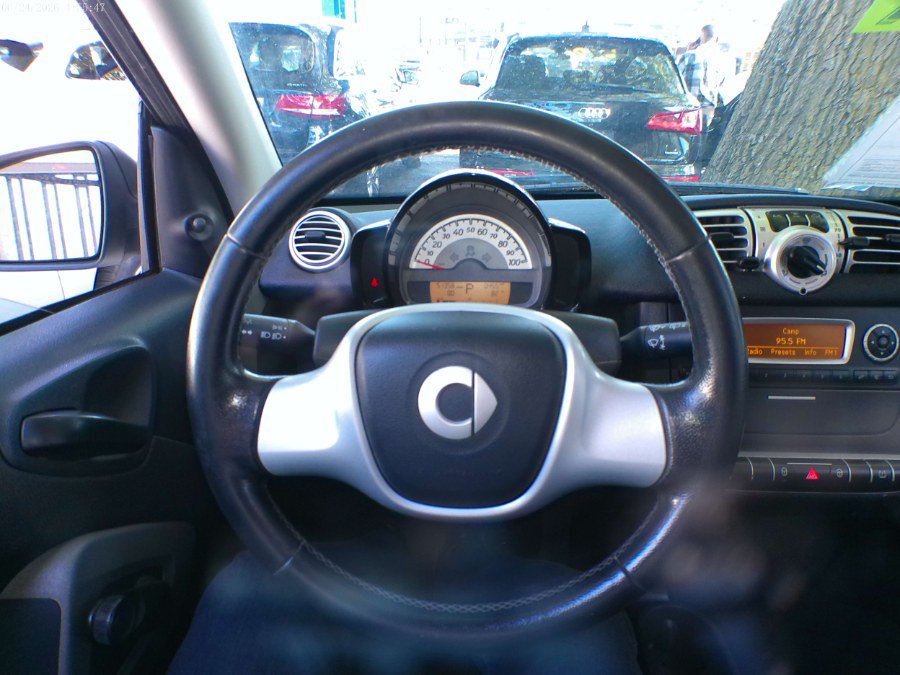 Used 2013 smart fortwo pure RWD image 15