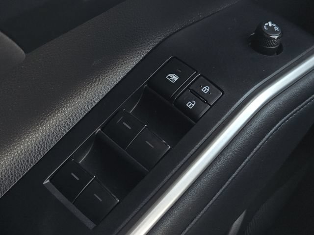 Used 2023 Toyota Highlander XLE AWD/4WD image 27