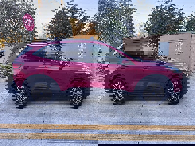 Used 2020 Ford Escape SEL image 4
